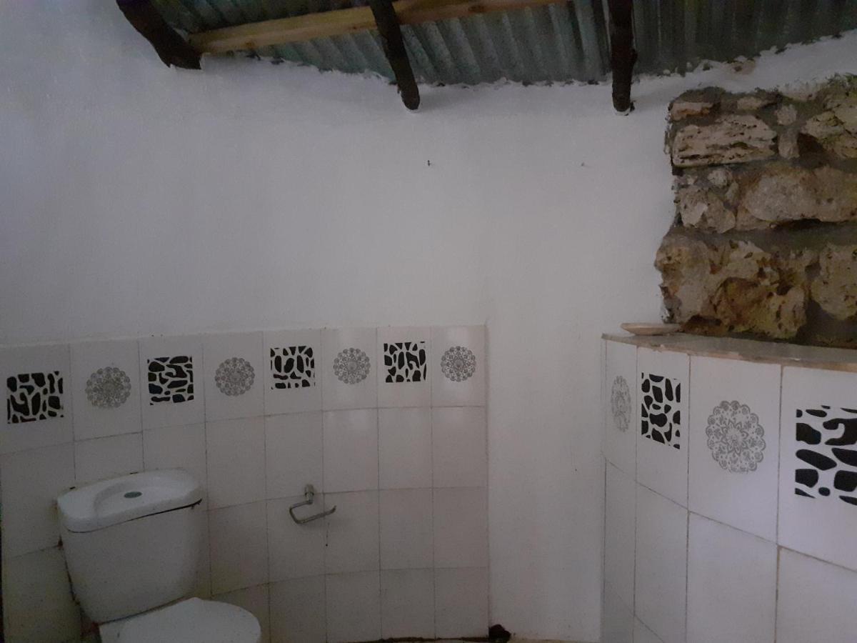 Gecko Nature Lodge Home Of Swahili Divers The Best Dive Center And Famous Gecko Restaurant Verani Exterior foto